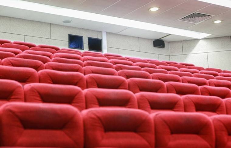 Владельцы кинотеатров считают закрытие кинотеатров лучшим решением