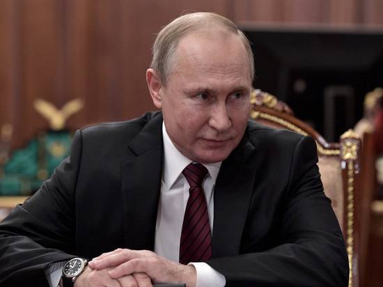 В Кремле оценили шансы Путина уйти работать на «удаленку»