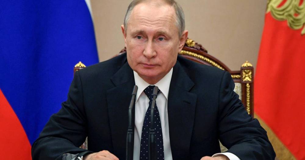 Путин не планирует переходить из-за коронавируса "на удаленку"