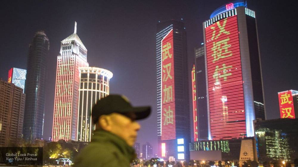 Китайский город Ухань возобновил автопроизводство после вспышки нового COVID-19