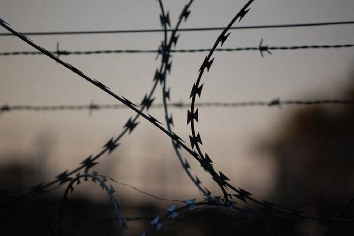 Заключённых начали освобождать из тюрем США из-за коронавируса
