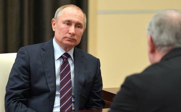 Кремль: Переход Путина на удаленку пока не планируется