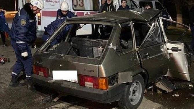 Молодой водитель иномарки погиб в ДТП в Ростовской области