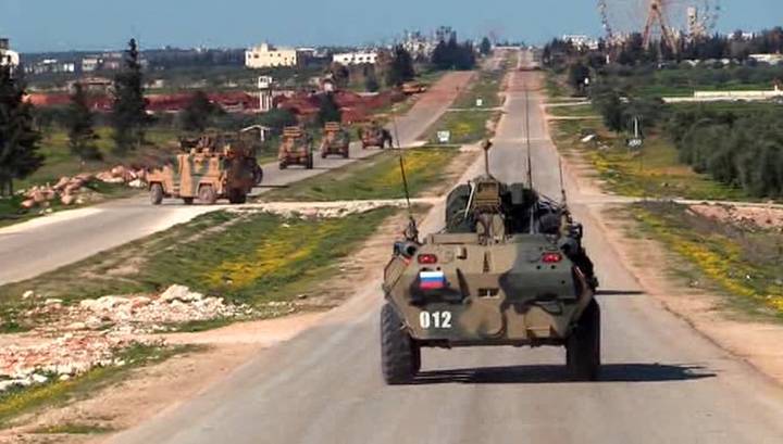 Российские и турецкие военные провели второе патрулирование трассы в Идлибе