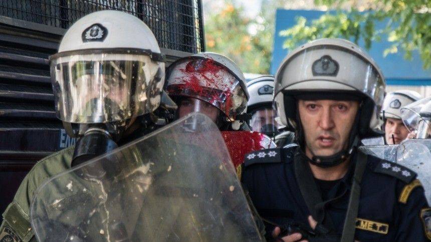 Турецкие военные атаковали греческих полицейских