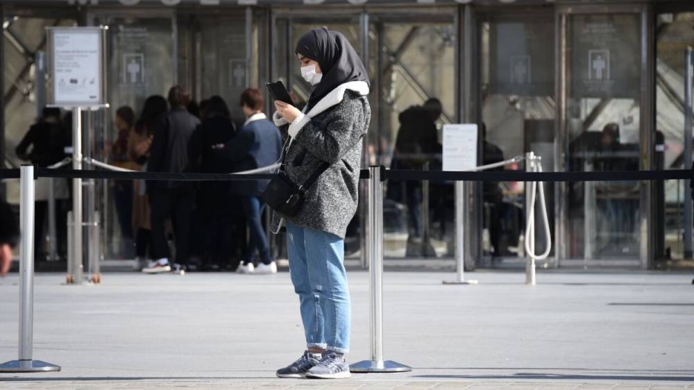 Песков заявил, что Франция не обращалась к РФ за помощью в связи с пандемией коронавируса