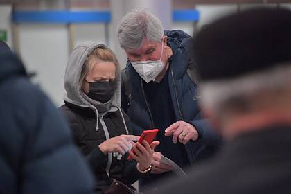 Россиянам объяснили правила обращения с использованными медицинскими масками
