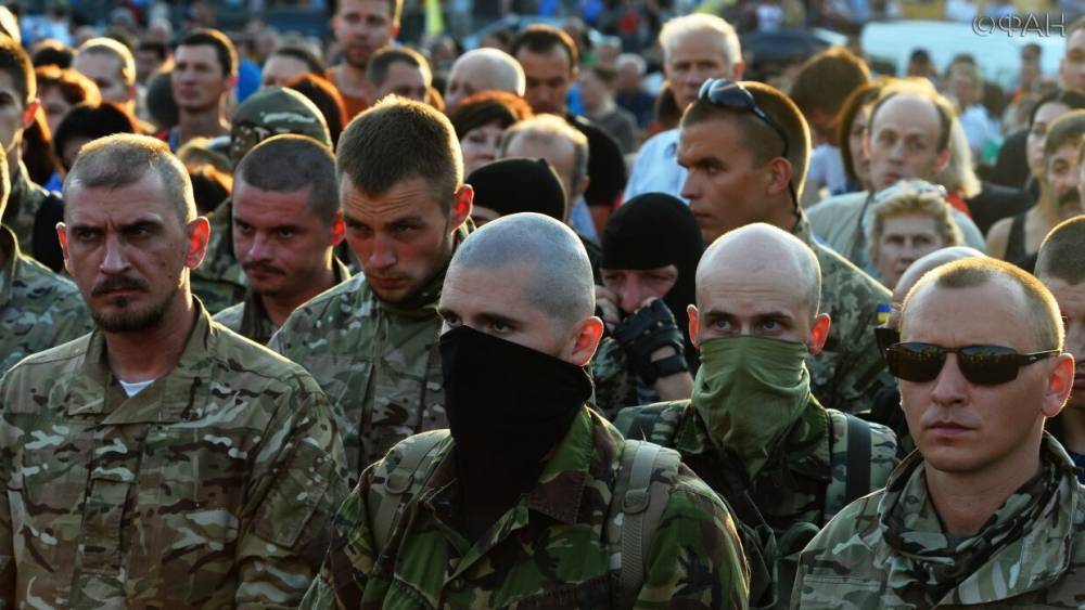Недовольные отменой льгот радикалы пригрозили властям Киева чихать на каждого прохожего