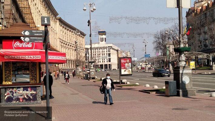На Украине прекращает работать транспорт: улицы заполонят патрули националистов