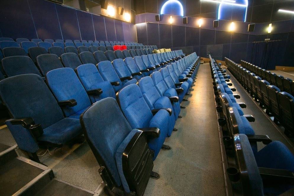 Директор сети «Премьер-зал» — о том, как кинотеатры Екатеринбурга переживают пандемию