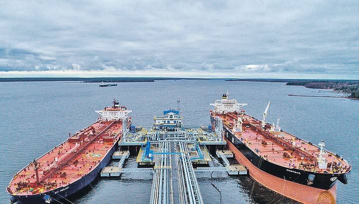 Росстат: экспорт нефти из России упал в январе на 7,4%