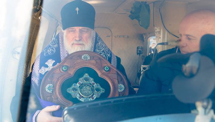 Минск облили с вертолета святой водой из-за коронавируса
