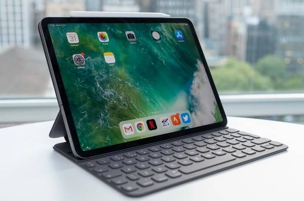 У новейшего MacBook Air производительность хуже, чем у старого iPad