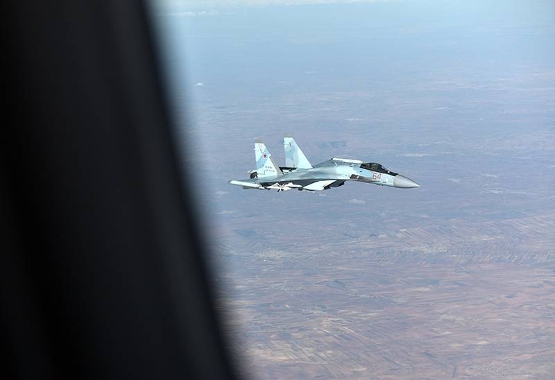 Самолет Шойгу сопроводили в Сирию истребители Су-35