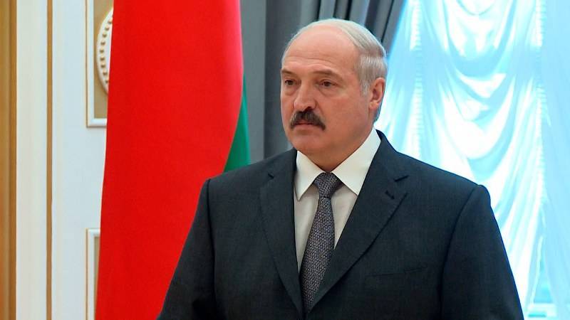 Лукашенко жестоко обошёлся с застрявшими на чужбине...