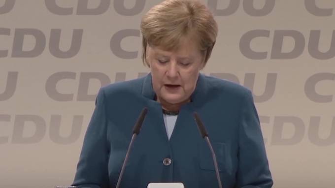 Первый тест канцлера Ангелы Меркель на коронавирус дал отрицательный результат