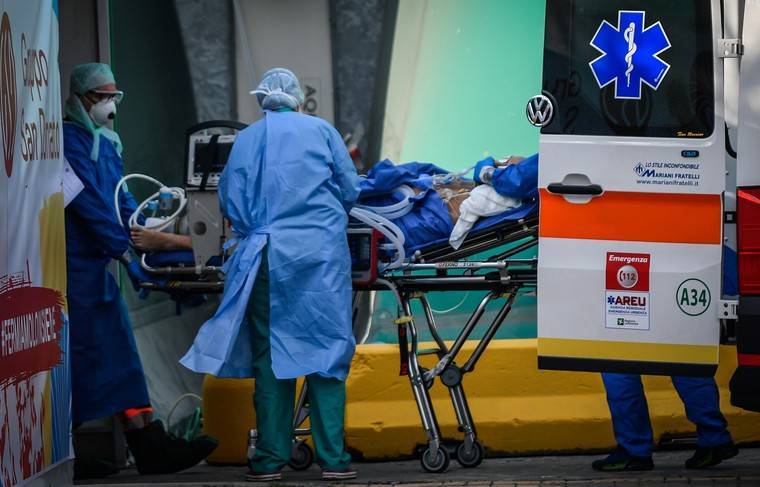 Больницы Нью-Йорка столкнулись с дефицитом масок и аппаратов ИВЛ