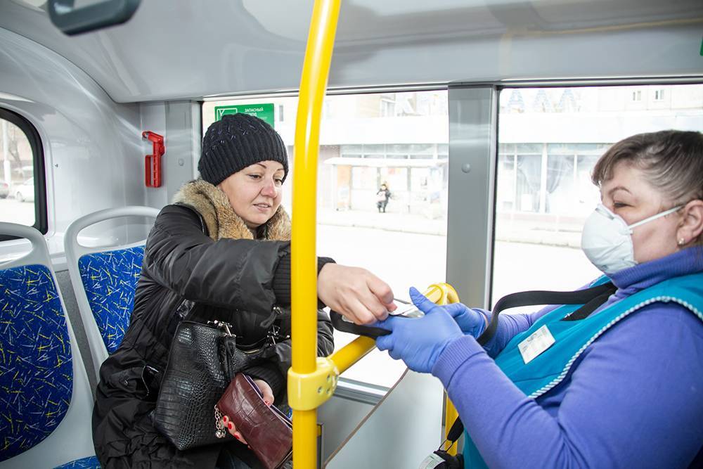 В Кузбассе ускорят переход на безналичную оплату проезда в транспорте из-за ситуации с коронавирусом