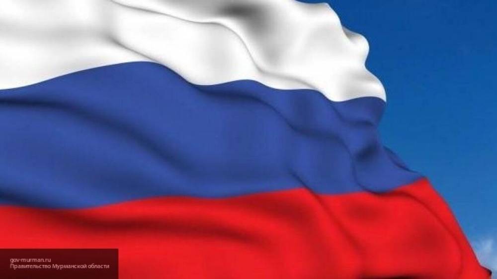 Жители Италии сменили флаги ЕС на российский триколор