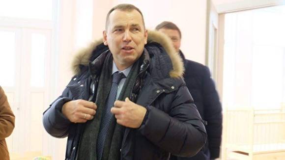 Шумков посоветовал чиновникам не выезжать за границу, даже в командировки