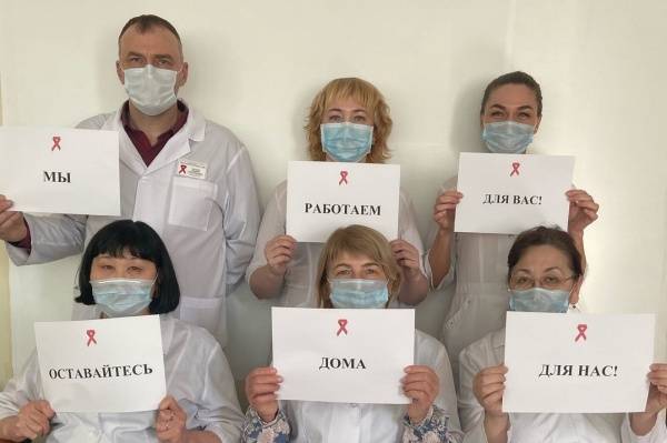 Тюменские врачи поддержали флешмоб итальянских коллег против коронавируса