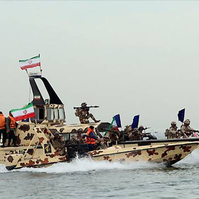 Иранские военные задержали судно с контрабандным топливом