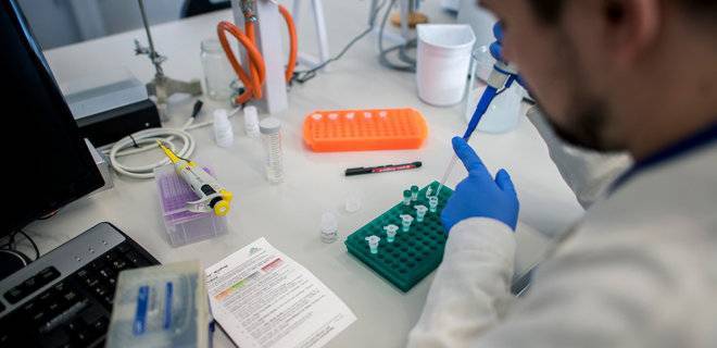 Во Франции от коронавируса скончался 28-летний пациент, который принимал ибупрофен