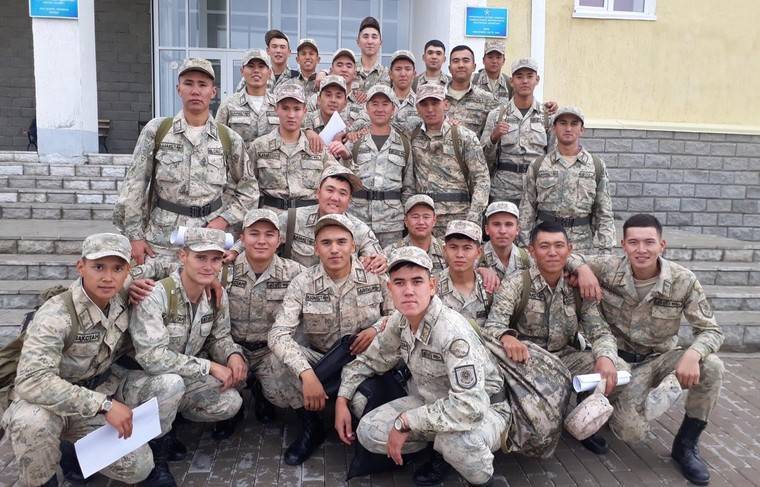 Власти Казахстана из-за коронавируса приостановили армейский призыв