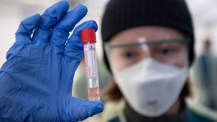 Ибупрофен помогает пациентам с коронавирусом, заявили в Минздраве