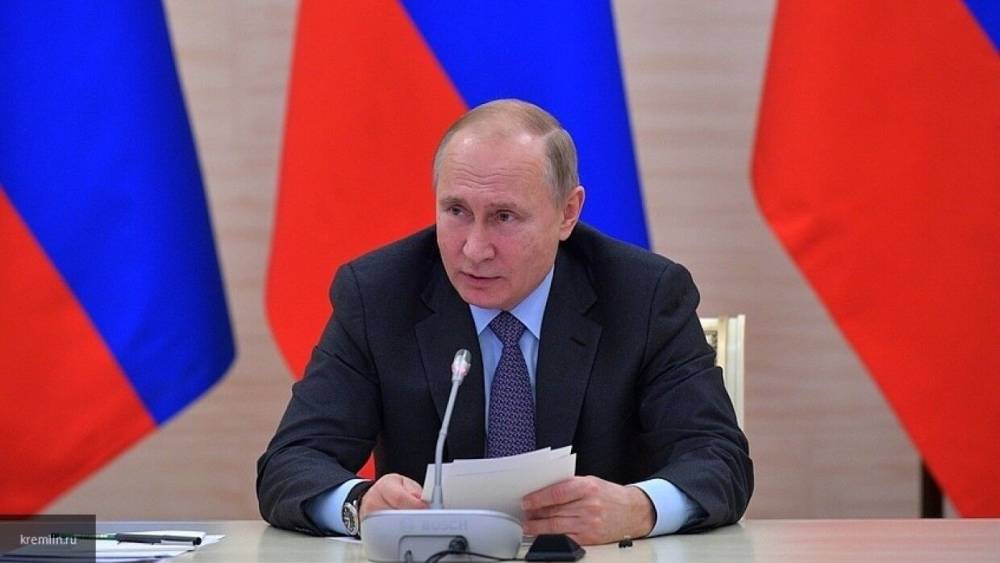 Путин проведет в Петербурге заседание совета по культуре и искусству