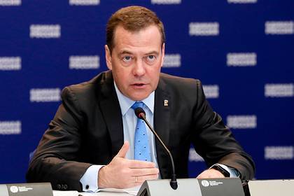 Медведев призвал регионы привлечь волонтеров для борьбы с коронавирусом
