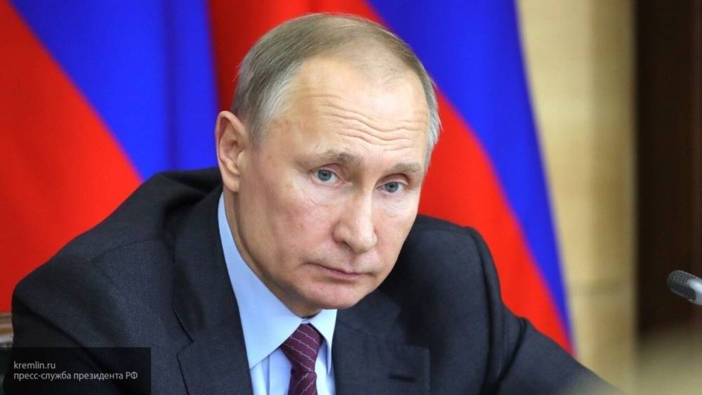 Путин проводит совещание с правительством по вопросам борьбы с коронавирусом в России