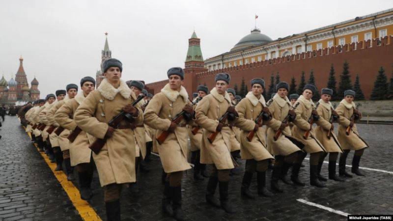 Парад Победы в Москве может пройти без зрителей