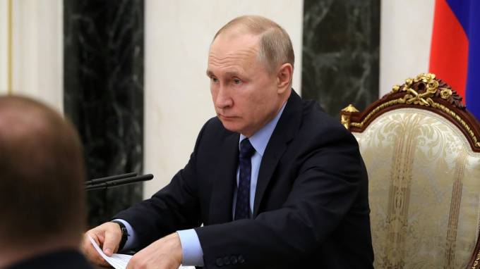 Путин проведет заседание совета по культуре и искусству в Петербурге