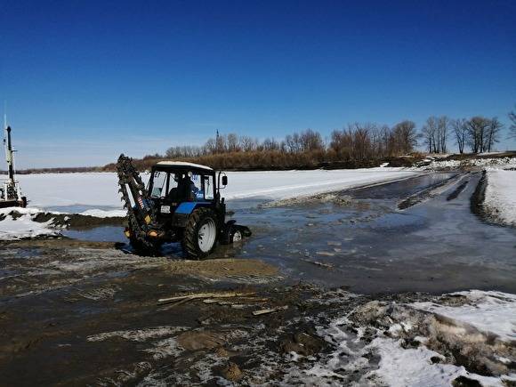 МЧС закрыло три ледовые переправы в Ярковском районе