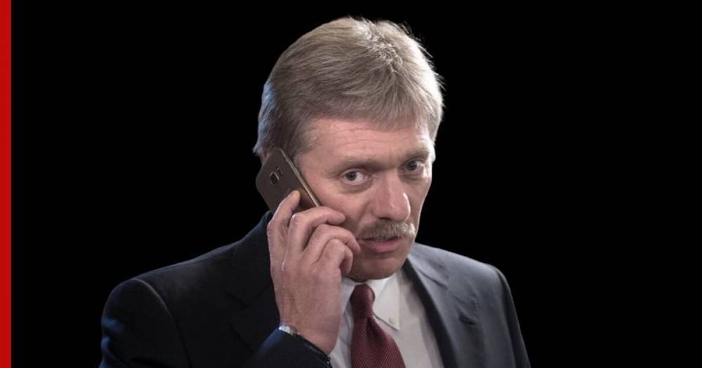 Песков объяснил просьбу уничтожить телефон после съемки Путина в Коммунарке