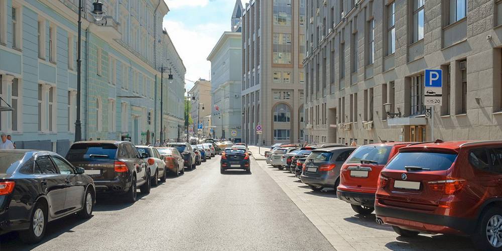 Власти Москвы рекомендовали водителям дистанционно платить за парковку