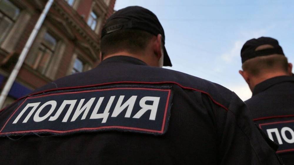Подростки избили мужчину из-за двух бутылок спиртного и 200 рублей в Петербурге