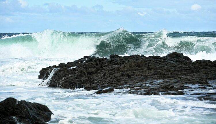 Глава Сахалина назвал ожидаемую высоту волн цунами на Курилах