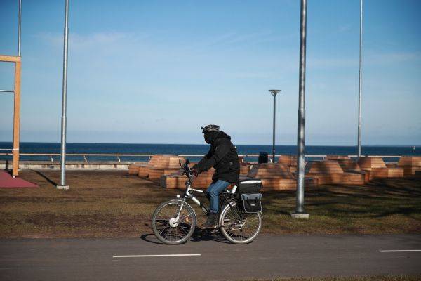 В Эстонии установят плотную слежку за передвижениями жителей
