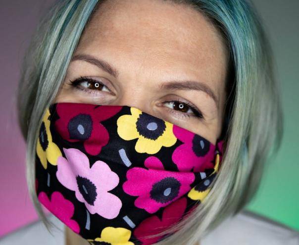 Из-за коронавируса резко выросли продажи дизайнерских масок для лица
