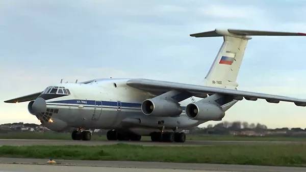 В Италию вылетел пятнадцатый российский военный самолет