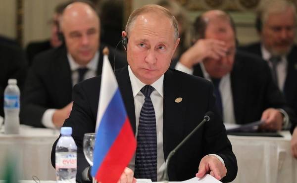 Путин поучаствует в саммите G20 в режиме видеоконференции – из Константиновского дворца