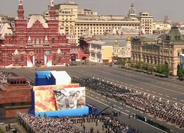 Песков оценил возможность отмены парада Победы в Москве из-за коронавируса