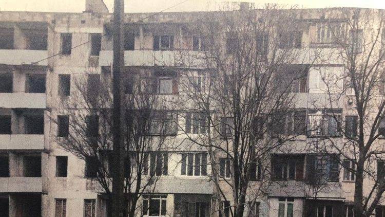 Без отопления и с плесенью: в какие квартиры заселили крымских сирот