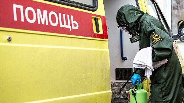 Российские врачи скорой отказались работать без спецкостюмов в условиях пандемии