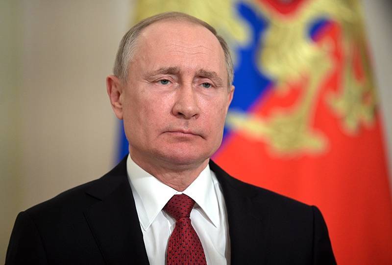 Путин объявил всю следующую неделю выходной из-за коронавируса