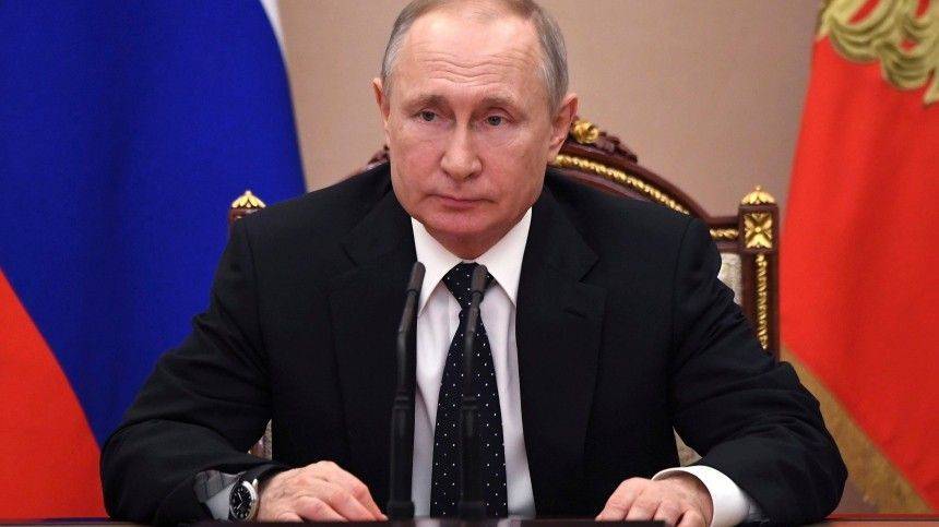 Путин заявил, что России удается сдерживать распространение коронавируса