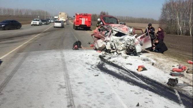 Водитель «Калины» погиб в ДТП с фурой в Орловской области