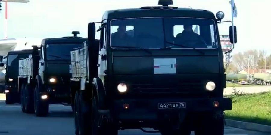 В Италии засняли колонну российских военных грузовиков в сопровождении местной полиции
